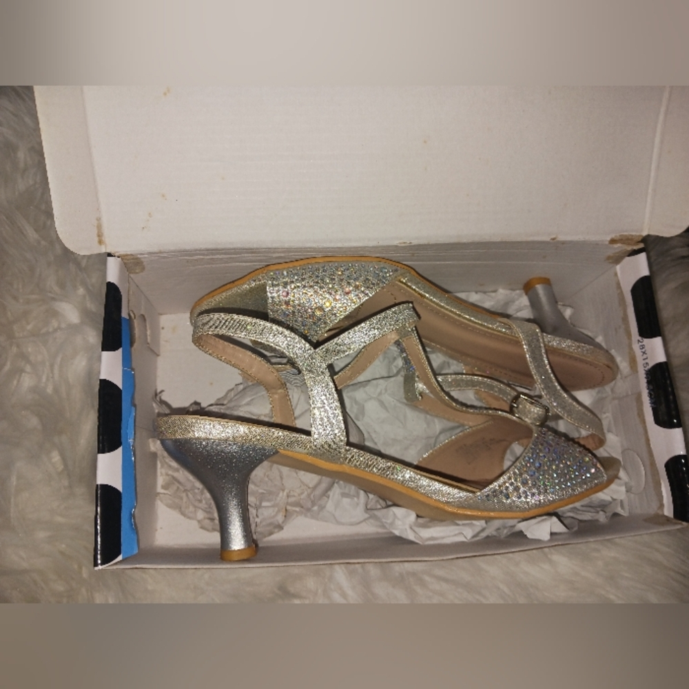 Bks Bakers Women silver rhinestone sandal heels - Picture 11 of 12